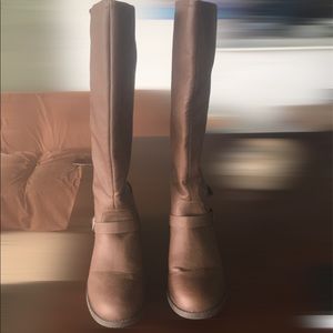 Women’s boot brown knee high